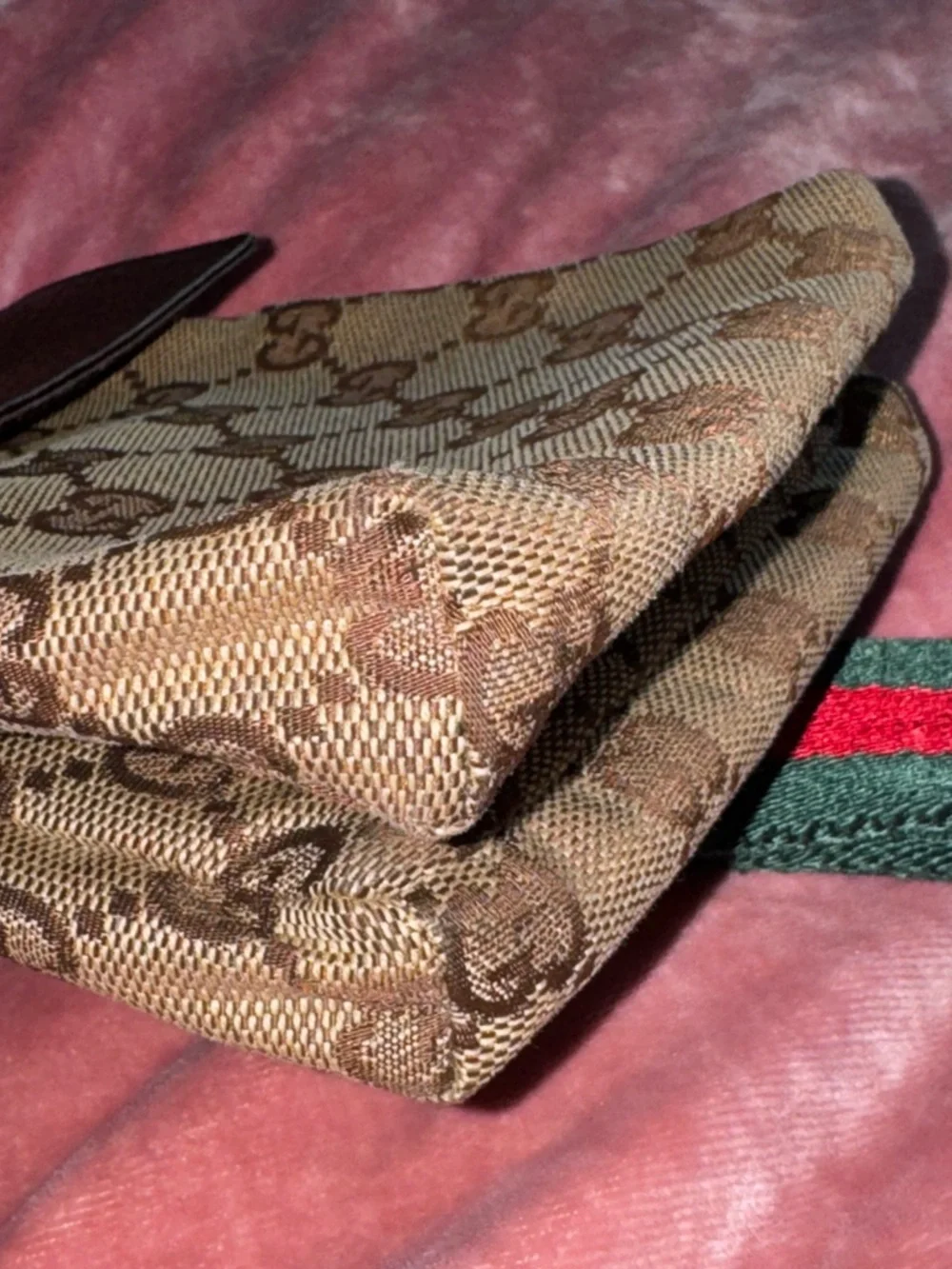 Gucci Sherry GG Supreme Canvas Waist Bag in Beige with Green-Red Web Strap - Picture 7 of 9